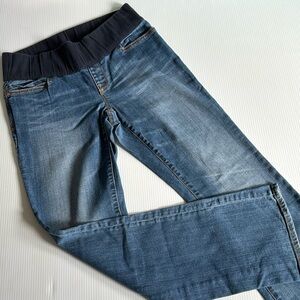 Gap maternity straight leg, stretch jeans. Size 29 - 8.